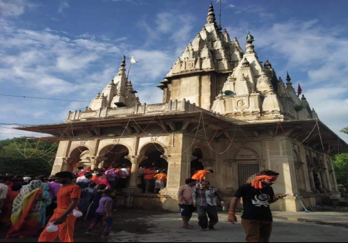 पत्थर शिवाला मंदिर में सवा सौ पंडितों ने स्थापित किया शिवलिंग।