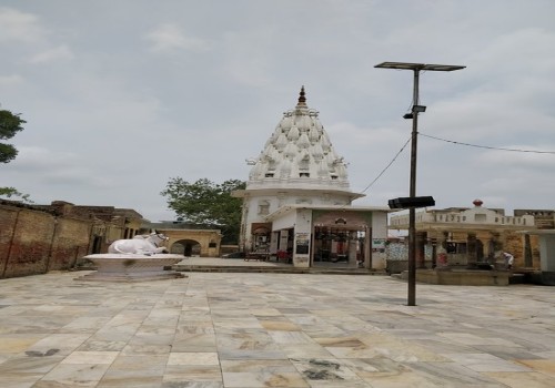 आस्था का केंद्र है श्यामनाथ बाबा मंदिर 