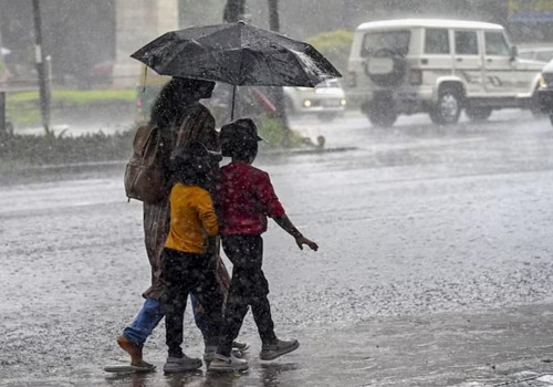 यूपी में भारी बारिश रेड अलर्ट जारी 