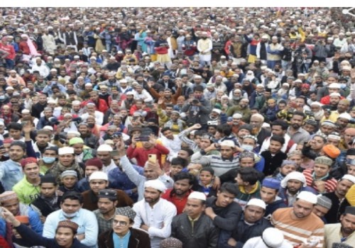 बरेली के इस्लामिया मैदान में भारी भीड़ पुलिस की तैयारी जबरदस्त पूरी बरेली में भारी फोर्स बल तैनात