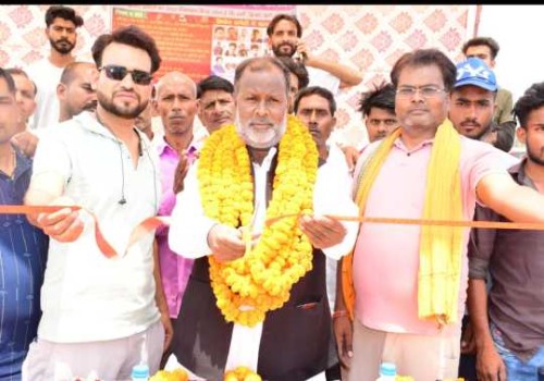जिला पंचायत सदस्य राम बहादुर लोधी ने किया क्रिकेट टूर्नामेंट का उद्घाटन