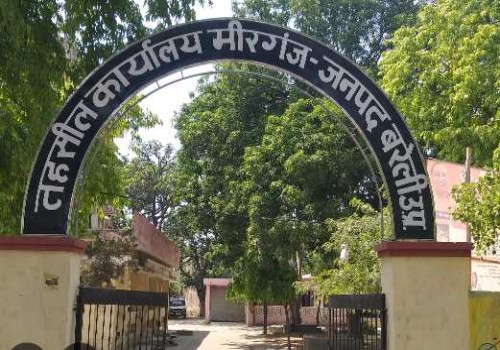 एक साल से कोर्ट के आदेश की उड़ रही धज्जियां, लेखपाल-कानूनगो पर मिलीभगत का आरोप , विधवा मां और बेटे भटक रहे तहसील