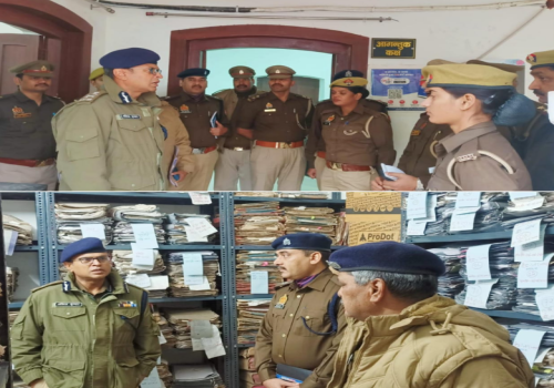 कानपुर पुलिस आयुक्त अखिल कुमार ने कार्यालय परिसर का निरीक्षण किया