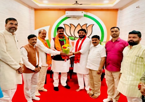 भारतीय जनता पार्टी सागर जिले के आब्जर्वर जयपाल सिंह चावड़ा और राधेश्याम पारीख का सागर आगमन पर जिला अध्यक्ष श्याम तिवारी ने स्वागत किया