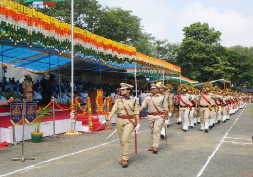सागर में कलेक्टर संदीप जी आर ने फहराया तिरंगा पीटीसी मैदान में सांस्कृतिक कार्यक्रम के साथ मनाया गया स्वतंत्रता दिवस का पर्व