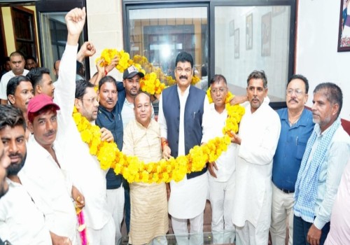 भाजपा अल्पसंख्यक मोर्चा के जिला प्रभारी ने किया मंत्री गोविंद सिंह राजपूत का अभिनंदन