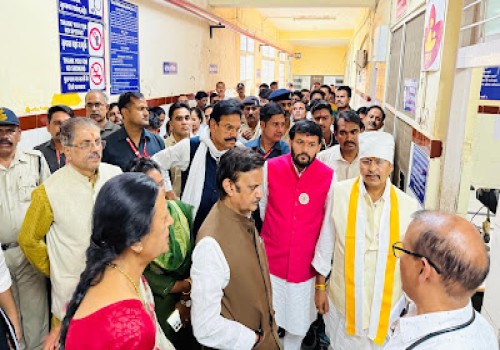 उपमुख्यमंत्री एवं प्रभारी मंत्री राजेंद्र शुक्ल ने सागर के जिला चिकित्सालय का किया निरीक्षण 