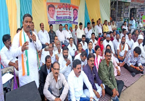 बच्चों की मौत पर आक्रोश BMC में अव्यवस्था के खिलाफ कांग्रेस का महा संग्राम धरना