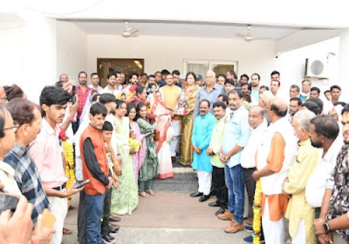 श्री सेन जी महाराज तिराहे का नामकरण व प्रतिमा स्थापना प्रस्ताव पारित होने पर सेन समाज ने पूर्व गृहमंत्री भूपेन्द्र सिंह व महापौर का अभिनंदन किया