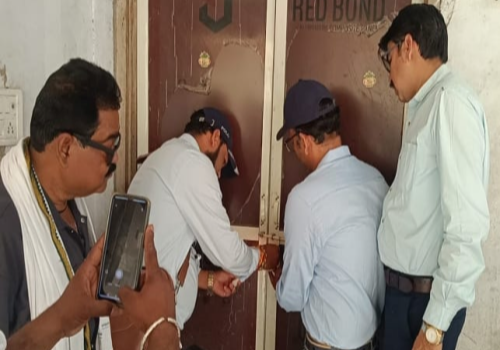 सागर नगर निगम की बड़ी कार्यवाही,आवासीय परिसर में संचालित मिला आरओ वाटर प्लांट, कमियां मिलने पर तालाबंदी