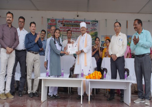 प्रधानमंत्री के विकसित भारत के सपनों को विद्यार्थियों ने चित्रों में उकेरा : विधायक शैलेंद्र कुमार जैन