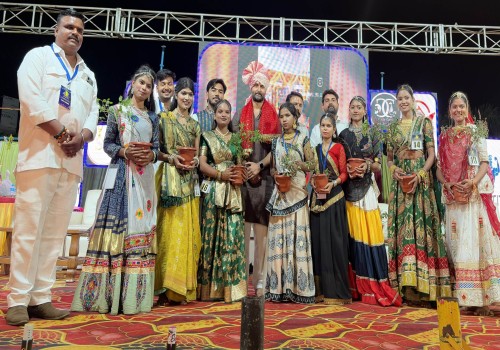 श्री जी महारास गरबा महोत्सव में संकल्प फाउंडेशन की पहल, 150 तुलसी पौधों का वितरण- रिशांक तिवारी ने दिया समाजसेवा और नारी सम्मान का संदेश