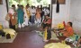 अगरबत्ती बनाने वाली बहनों के बीच पहुंचे गुड्डू राजा बुंदेला, बोले कांग्रेस की सरकार बनते ही आप लखपति बनोगी