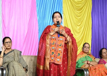 सर्व ब्राह्मण समाज महिला मंडल की बैठक में हुई चुनावी चर्चा मतदाता यह ध्यान रखें कि कौन-सी पार्टी विकास के लिए कार्य कर रही हैः अनुश्री