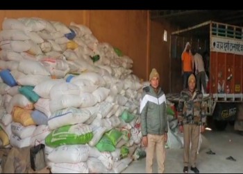 बुलंदशहर जिलाधिकारी के आदेश पर एसडीएम ने राशन माफिया के गोदाम् से पकड़ा भारी मात्रा में राशन का चावल।