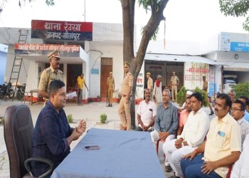 पुलिस अधीक्षक ने थाना रेउसा व थाना थानगांव का किया औचक निरीक्षण