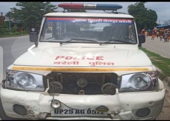 बरेली के थाना मीरगंज के नेशनल हाईवे पर पुलिस की गाड़ी ने मोटरसाइकिल सवार को मारी टक्कर  युवक युवक की हालत गंभीर