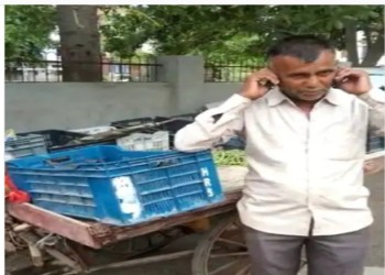 बरेली में सब्जी पर पेशाब करके बेचता था हिंदू कॉलोनी में कार वाले ने बनाया वीडियो पुलिस ने किया गिरफ्तार