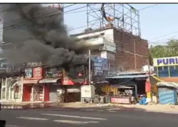 बरेली में थाना कोतवाली के पास आग से जलकर 3 दुकानें हुई खाक , सभी दुकानों में लग भग 40 लाख के नुकसान अनुमान 
