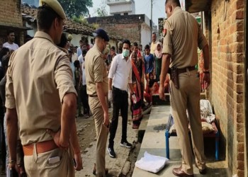 बरेली के थाना बिथरी चैनपुर के गांव धर्मपुर में बुजुर्ग दुकानदार की बुधवार रात किसी ने की धारदार हथियार से की हत्या