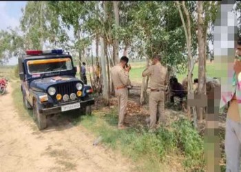 बरेली के थाना सिरौली के गांव धनौरा गौरी में खेत में मिला अधजला शवः हत्या कर पहचान मिटाने की कोशिश 