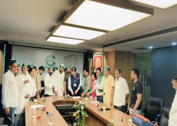 भारतीय किसान यूनियन (बलराज) का ग्रेटर नोएडा प्राधिकरण पर धरना को लेकर अधिकारियों से बातचीत