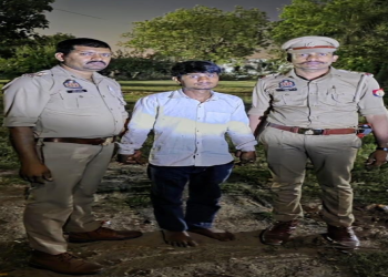 लूट के मुकदमे में फरार चल रहे, बदमाश को मुठभेड़ के दौरान भोजपुर पुलिस ने किया गिरफ्तार कब्जे से दो तमंचे व कारतूस बरामद
