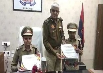 वाराणसी न्यूज : कैंसर पीड़ित दो बच्चों को पुलिस आयुक्त ने अपनी कुर्सी पर बैठाया