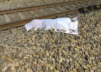 कैंसर से परेशान 32 वर्षीय युवक ने ट्रेन के आगे कुड़ कर दी जान