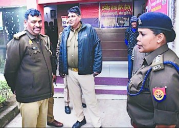 मेरठ : होटल में पुलिस का छापा 