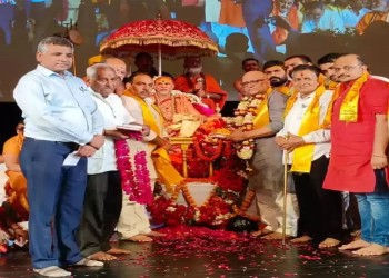 उत्सव के रूप में मनाया गया शंकराचार्य स्वामी अविमुक्तेश्वरानंद सरस्वती का 21वाँ सन्यास दिवस  