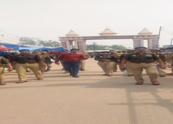 बाराबंकी जिला अधिकारी ने लोधेश्वर महादेव मंदिर का किया निरीक्षण