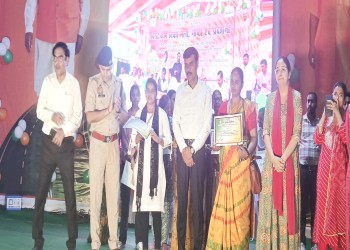 हरदोई में 8 साल दमदार, बेमिसाल योगी सरकार कार्यक्रम में अन्नश्री माधौगंज  एफपीओ की भव्य प्रदर्शनी