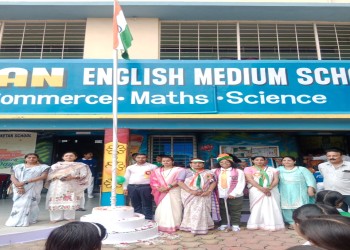 स्वतंत्रता दिवस के उपलक्ष्य में मधुकरशाह वार्ड की पार्षद इंजी ऋचा अनुज सिंह ने टैगोर विद्या निकेतन में किया ध्वजारोहण