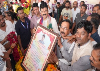 कायस्थ समाज ने स्मृति चिन्ह भेंट कर कैबिनेट मंत्री गोविंद सिंह राजपूत को दी जन्मदिन की शुभकामनाएं