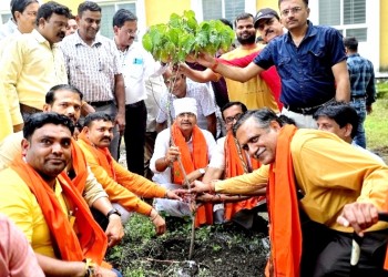 वृक्षों की देखभाल पालक की तरह करें प्लास्टिक का उपयोग न करें- विधायक शैलेंद्र कुमार जैन