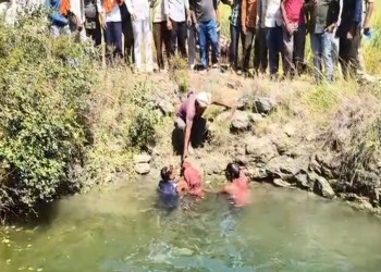 सागर में बेटे की चाह में रूह कंपा देने वाली वारदात, माँ ने चार मासूम बेटियों को कुएं में फेंका फिर खुद लगा ली फांसी