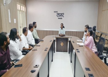 सागर जिले में पेट्रोल-डीजल की पर्याप्त उपलब्धता, अफवाहों पर ध्यान न दें, कालाबाजारी करने वालों पर करें सख्त कार्यवाही - कलेक्टर संदीप जी आर