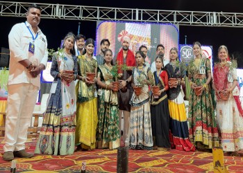 श्री जी महारास गरबा महोत्सव में संकल्प फाउंडेशन की पहल, 150 तुलसी पौधों का वितरण- रिशांक तिवारी ने दिया समाजसेवा और नारी सम्मान का संदेश