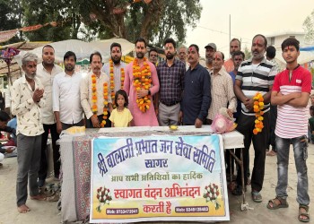 बालाजी प्रभात जन सेवा समिति और संकल्प फाउंडेशन ने भूतेश्वर मंदिर में किया भंडारा, रिशांक तिवारी ने बांटी प्रसादी